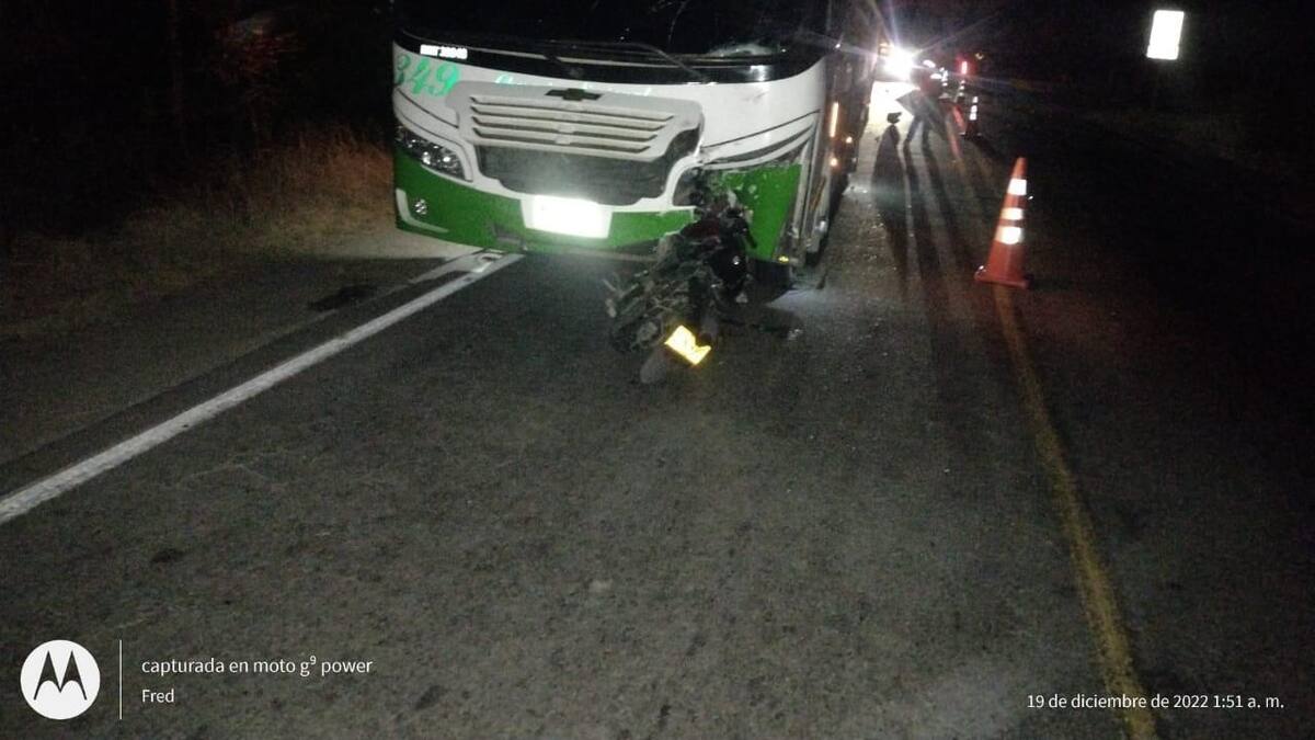 Trágico accidente de tránsito en Sabana de Torres deja como saldo la muerte de una joven motociclista.